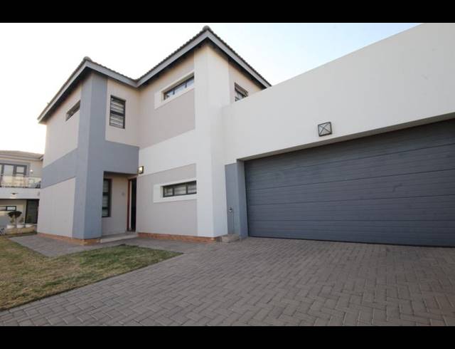 3 BEDROOM HOUSE FOR SALE IN THATCHFIELD